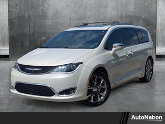 Used 2020 Chrysler Pacifica Limited image 1