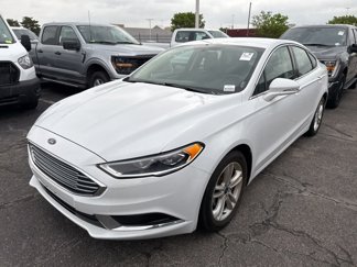 Used 2018 Ford Fusion SE image 1