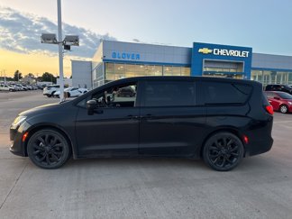Used 2018 Chrysler Pacifica Touring Plus w/ S Appearance Package image 1