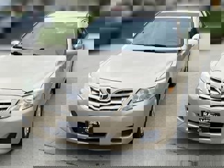 Used 2011 Toyota Camry LE image 1