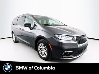 Used 2022 Chrysler Pacifica Touring-L image 1