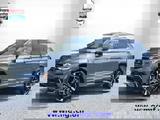 Used 2022 Volkswagen Tiguan SEL R-Line image 1