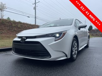 Used 2023 Toyota Corolla LE image 1