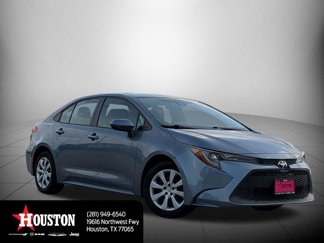 Used 2022 Toyota Corolla LE image 1