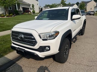 Used 2017 Toyota Tacoma TRD Off-Road image 1