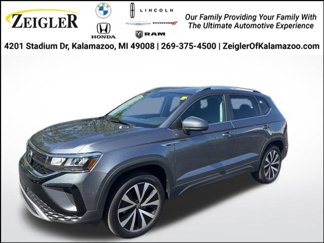 Used 2022 Volkswagen Taos SE image 1