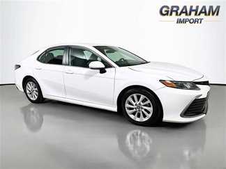 Used 2022 Toyota Camry LE image 1