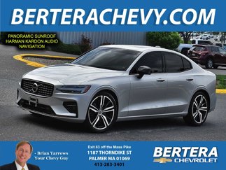 Used 2022 Volvo S60 B5 R-Design image 1