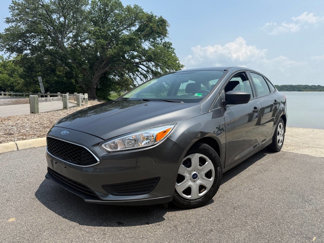 Used 2018 Ford Focus S image 1