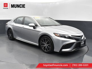Used 2022 Toyota Camry SE image 1
