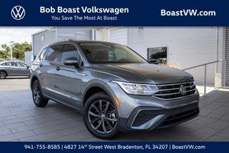 Certified 2022 Volkswagen Tiguan SE w/ Panoramic Sunroof Package image 1