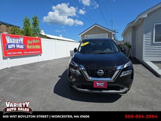 Used 2023 Nissan Rogue SV image 1