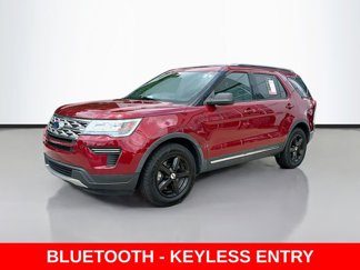 Used 2018 Ford Explorer XLT image 1