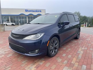 Used 2018 Chrysler Pacifica Touring Plus w/ S Appearance Package image 1