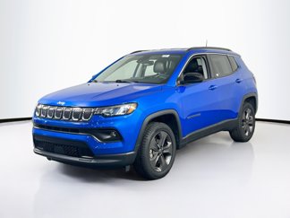 Used 2022 Jeep Compass Latitude image 1