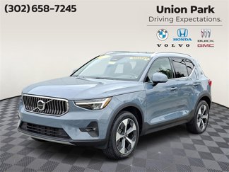 Used 2023 Volvo XC40 B5 Plus w/ Protection Package Premier image 1