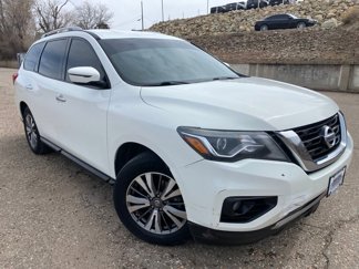 Used 2018 Nissan Pathfinder SV image 1