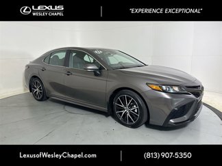 Used 2022 Toyota Camry SE image 1