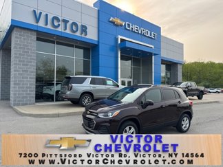 Used 2022 Chevrolet Trax LT w/ LT Convenience Package image 1