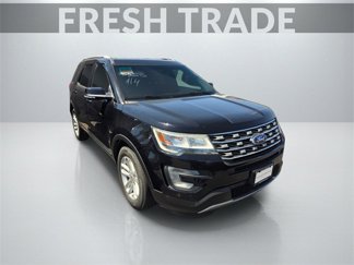 Used 2017 Ford Explorer XLT w/ Equipment Group 202A image 1