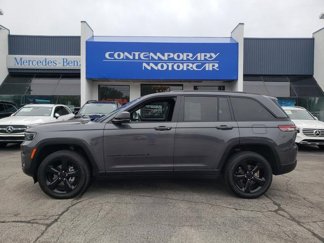 Used 2023 Jeep Grand Cherokee Altitude image 1