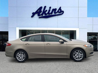 Used 2015 Ford Fusion SE image 1