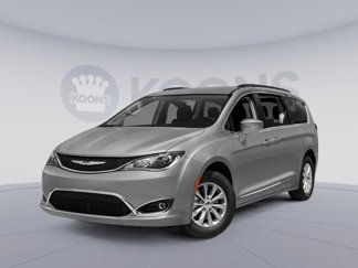 Used 2018 Chrysler Pacifica Limited image 1