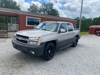 Used 2004 Chevrolet Avalanche Z71 w/ Sun And Sound Package image 1