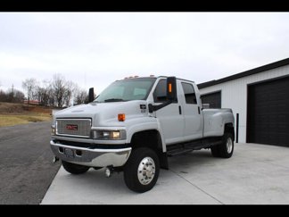 Used 2005 GMC TopKick C4500 4x4 Crew Cab image 1