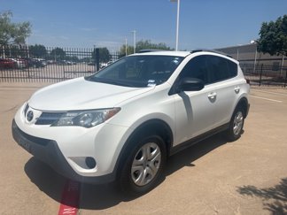 Used 2015 Toyota RAV4 LE image 1