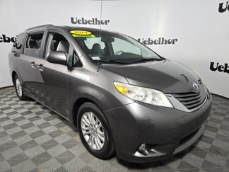 Used 2014 Toyota Sienna XLE image 1