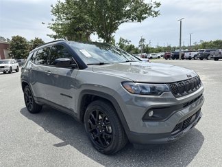 Used 2023 Jeep Compass Altitude image 1