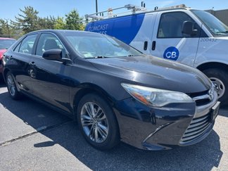 Used 2016 Toyota Camry SE image 1