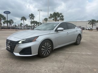 Used 2023 Nissan Altima 2.5 SV image 1