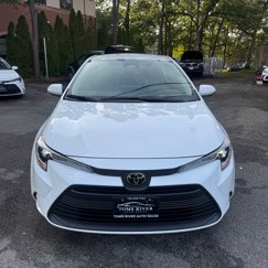 Used 2025 Toyota Corolla LE image 1
