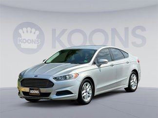 Used 2016 Ford Fusion SE image 1
