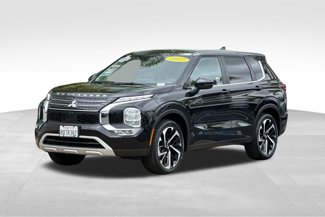 Used 2022 Mitsubishi Outlander SE image 1