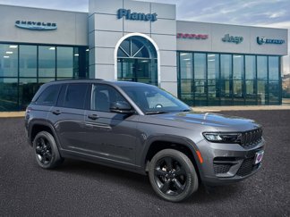 Used 2022 Jeep Grand Cherokee Altitude image 1