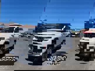 New 2025 Jeep Grand Cherokee L Laredo image 1