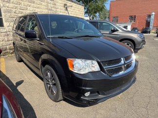 Used 2017 Dodge Grand Caravan SXT w/ Driver Convenience Group image 1