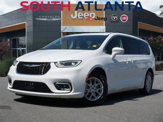 Used 2022 Chrysler Pacifica Touring-L image 1