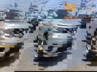 Used 2015 Nissan Rogue SV image 1