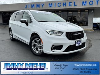 Used 2023 Chrysler Pacifica Limited image 1