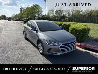 Used 2017 Hyundai Elantra SE image 1