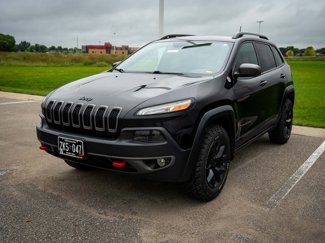 Used 2016 Jeep Cherokee Trailhawk w/ Leather Interior Group image 1