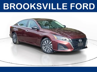 Used 2024 Nissan Altima 2.5 SV image 1