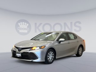 Used 2018 Toyota Camry LE image 1