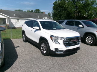 Used 2024 GMC Terrain SLT image 1