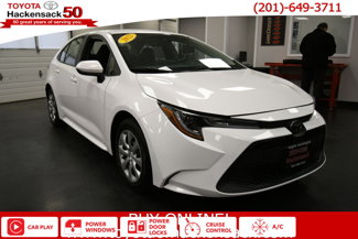Certified 2022 Toyota Corolla LE image 1