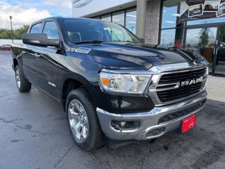 Used 2020 RAM 1500 4x4 Crew Cab image 1